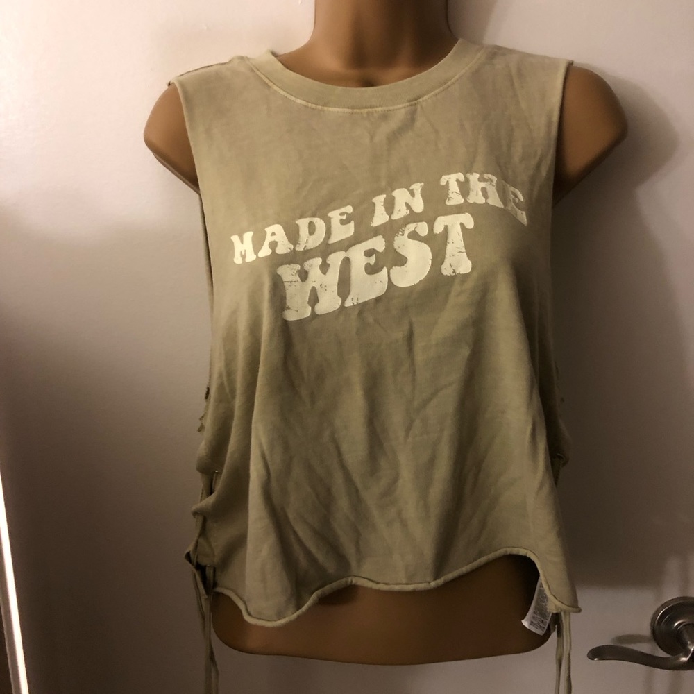 Made in the west crop top , ties on the sides. Forever 21